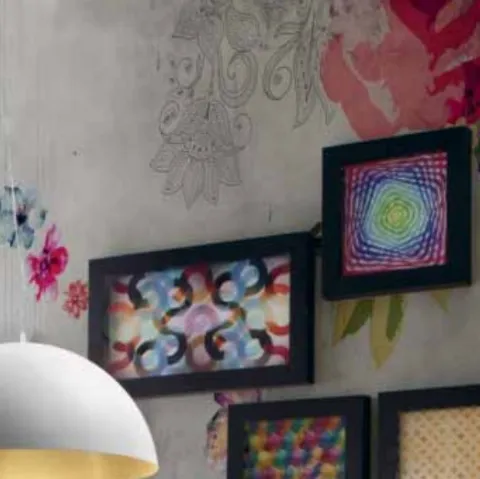 Carta da parati con grandi fiori colorati Ken di Adriani e Rossi