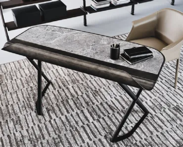 Scrittoio Cocoon Keramik con base in acciaio e piano in ceramica di Cattelan Italia