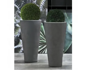 Vaso in ceramica con finitura in cemento Cono Cemento di Adriani e Rossi