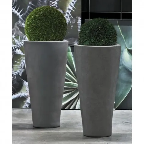 Vaso in ceramica con finitura in cemento Cono Cemento di Adriani e Rossi
