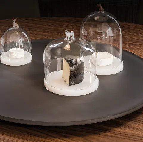Vassoio contenitore centrotavola girevole in cristallo extrachiaro acidato verniciato di Cattelan Italia