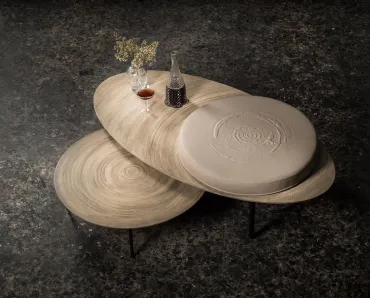 Tavolino Sit Able 02 in legno con seduta imbottita in pelle incorporata di MOS-Design