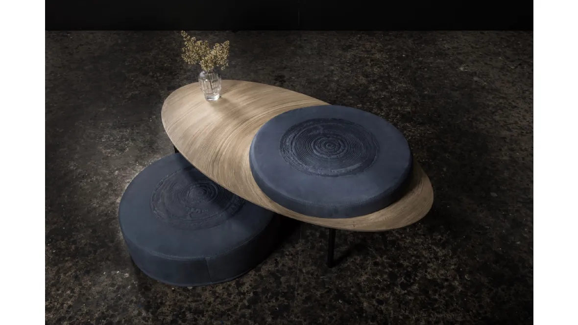 Tavolino in legno con pouf e seduta imbottita in pelle nera Sit Able 03 di MOS-Design