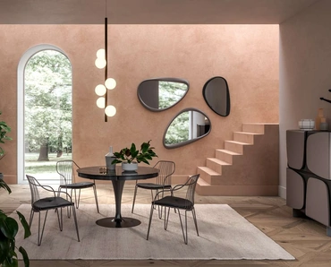 Specchio sagomato Soho con cornice in pelle di Ozzio