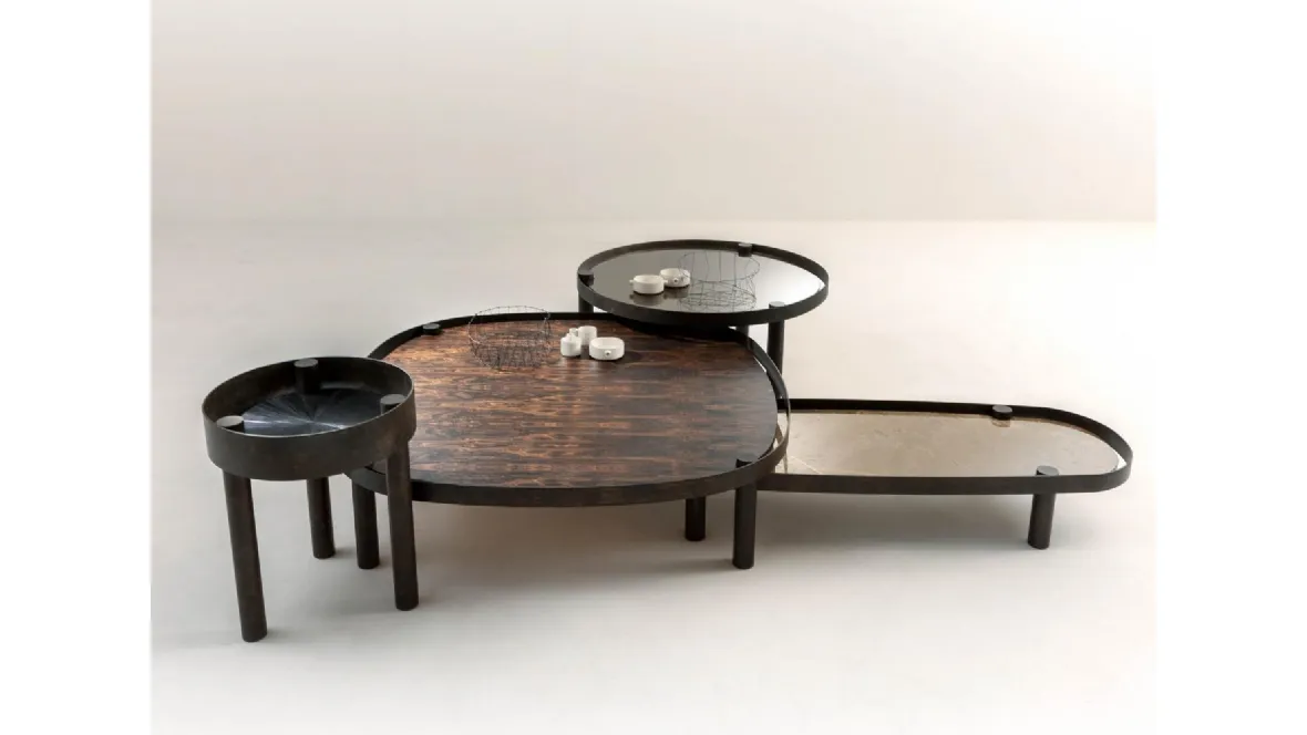 Tavolini Tray con base in metallo acidato e top in legno, marmo, pietra o cristallo di Laura Meroni