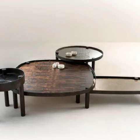 Tavolini Tray con base in metallo acidato e top in legno, marmo, pietra o cristallo di Laura Meroni