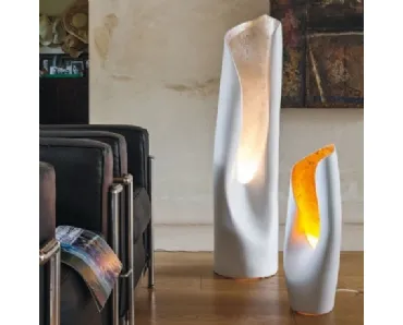 Lampada da terra in ceramica con interno foglia oro o argento Calla di Adriani e Rossi