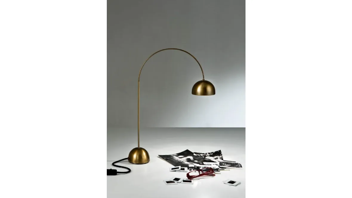 Lampada da tavolo moderna in ottone Satellite CG 45 di Laura Meroni