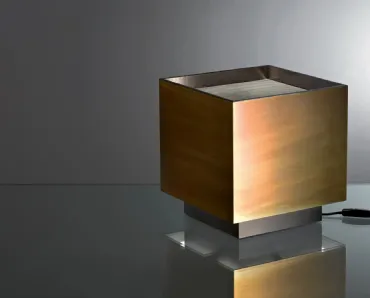 Lampada da tavolo Light Cube MA 25 in metallo di Laura Meroni