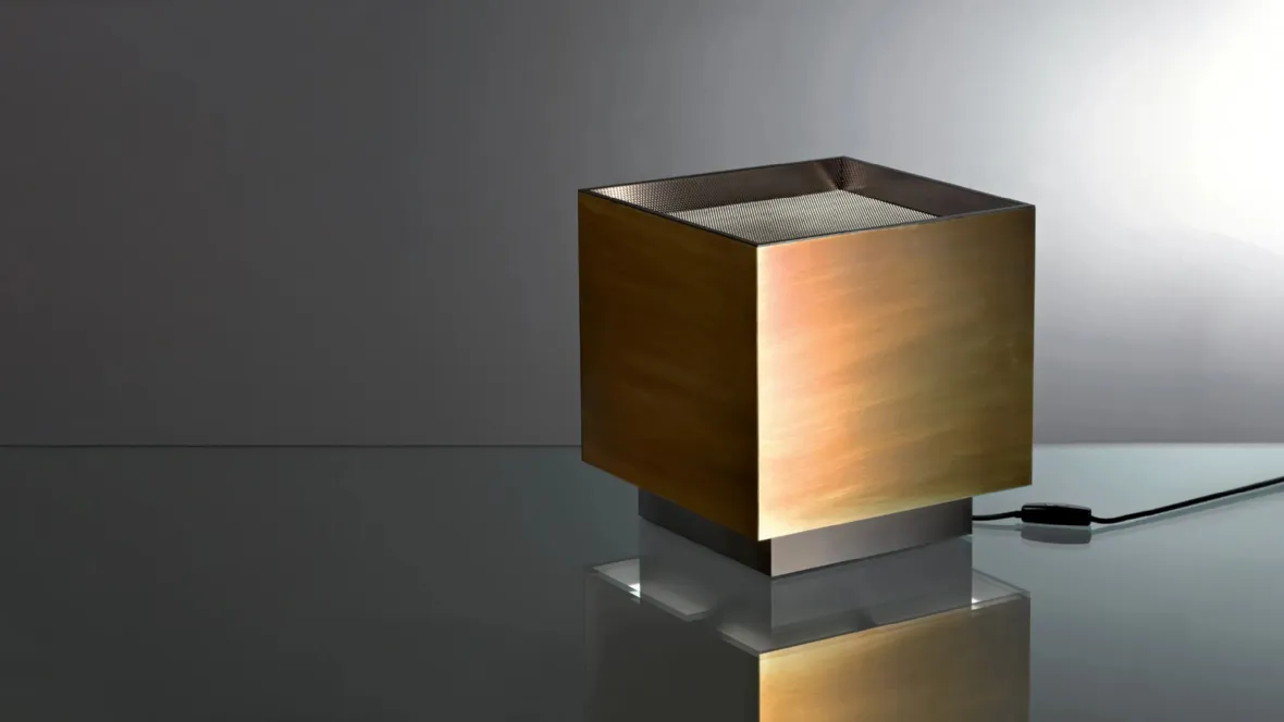 Lampada da tavolo Light Cube MA 25 in metallo di Laura Meroni