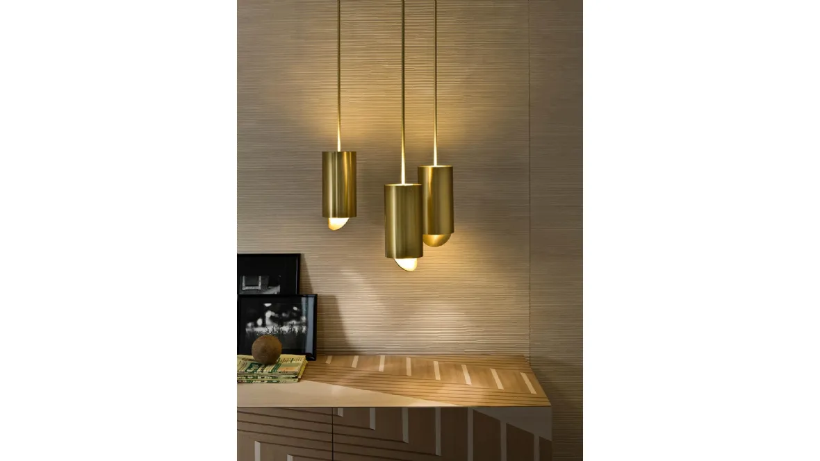 Lampada in ottone con disco inferiore orientabile Tubo Sospensione MF 40 di Laura Meroni