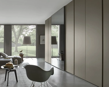 Armadio Breccia Visone ad ante battenti con anta a specchio scorrevole di Sangiacomo