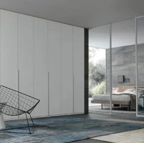 Armadio con ante battenti Outdoor laccato Bianco opaco di Giellesse