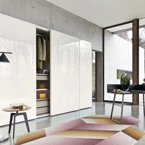 Armadio Breccia Scorrevole in laccato lucido di Sangiacomo