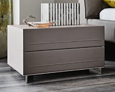 Comodino Dyno in legno rivestito in pelle di Cattelan Italia