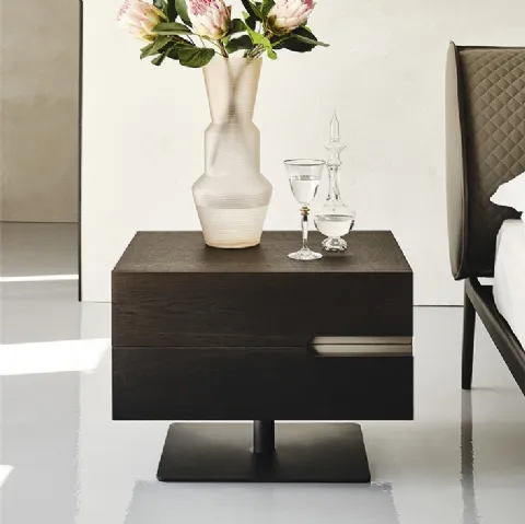 Comodino in legno con base in metallo Ciro di Cattelan Italia