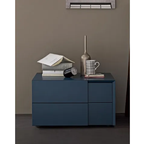 Comodino Twist in legno laccato di Giellesse