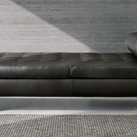 Letto in pelle lavorazione capitonnè Daybed di Alivar