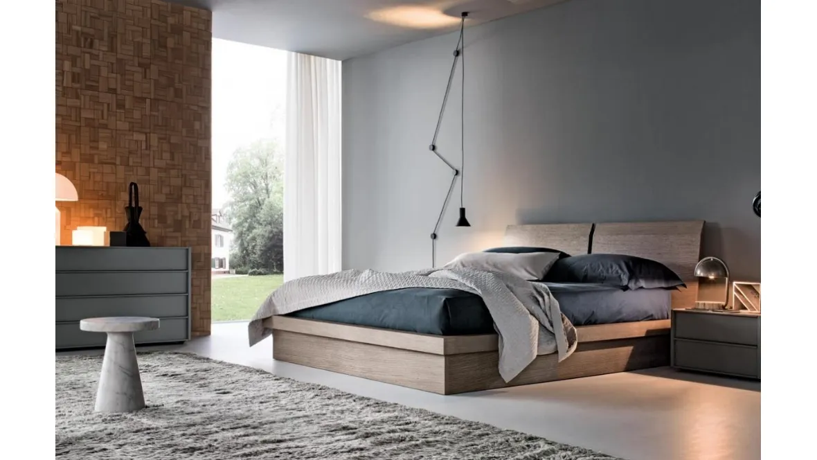 Letto Francis realizzato completamente in legno con testiera di Giellesse