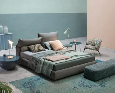 Letto in tessuto imbottito con testiera Sharp di Flexteam