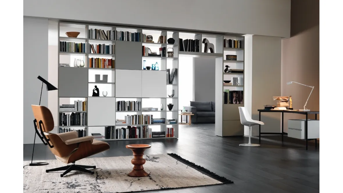 Libreria divisoria bifacciale Modo M6C93 in laccato opaco di Sangiacomo