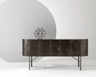 Madia Collectionist Lounge in legno laccato con top in marmo e gambe in metallo di Laura Meroni