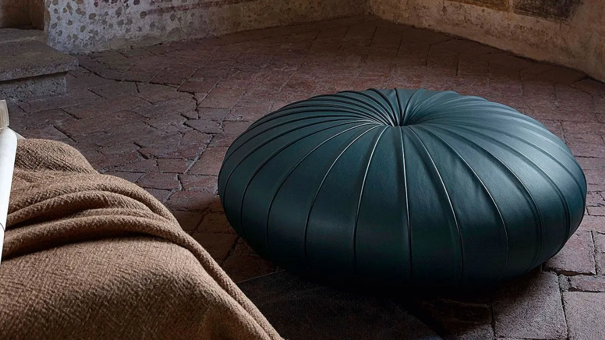 Pouf Esedra di Poltrona Frau