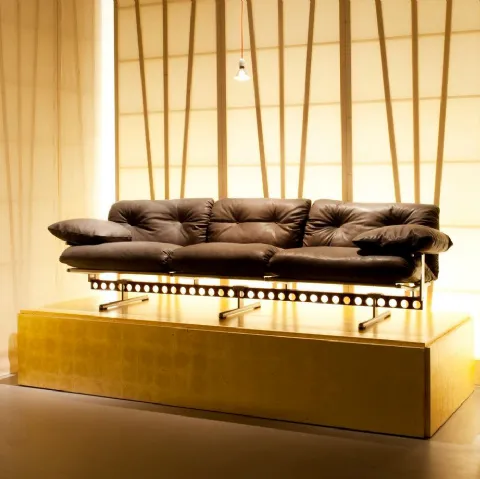 Scopri i Divani design rivestiti in pelle: Ouverture è uno dei modelli di divani lineari di Poltrona Frau