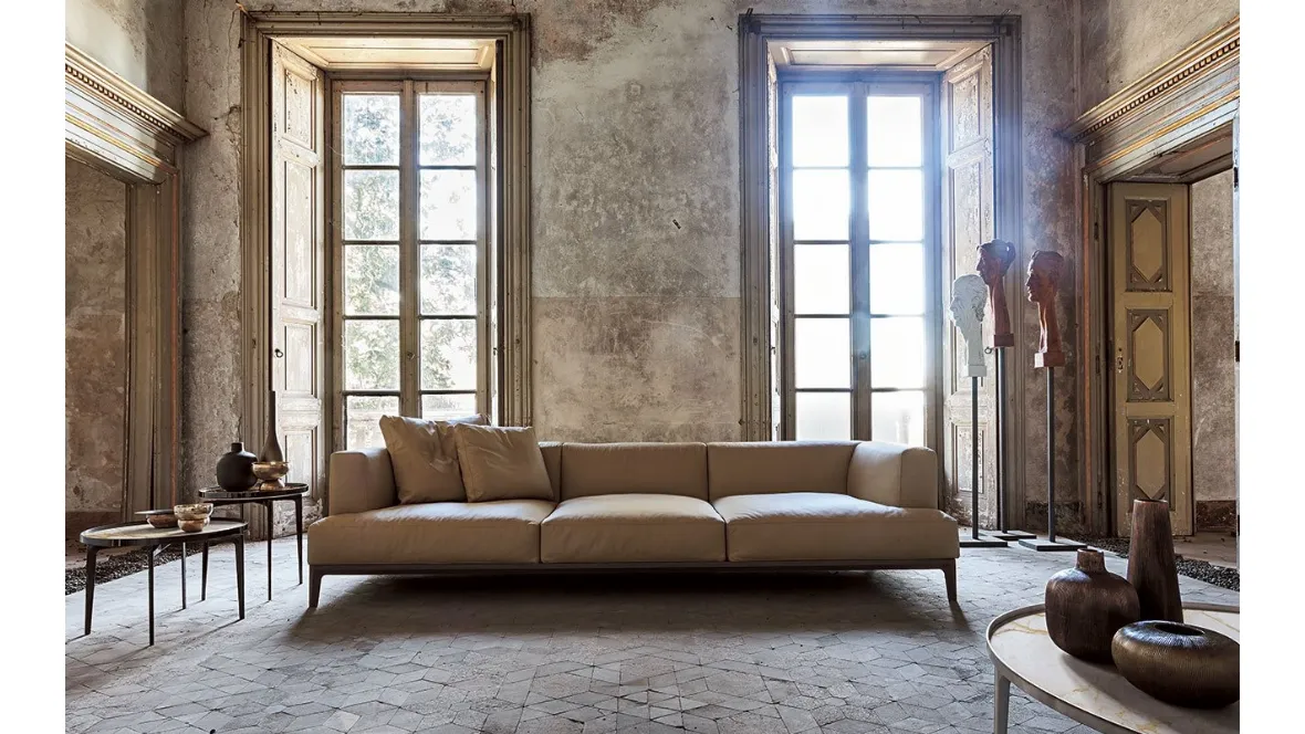 Divano moderno con seduta profonda in pelle Swing di Alivar