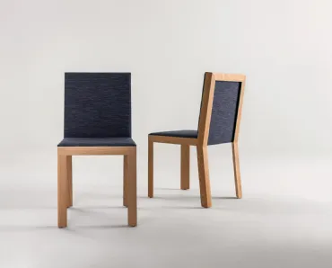 Sedia in tessuto con struttura in legno BD 20 di Laura Meroni