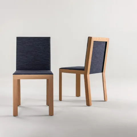 Sedia in tessuto con struttura in legno BD 20 di Laura Meroni