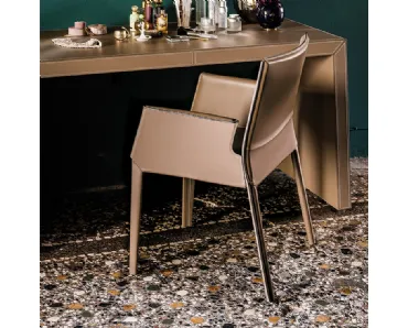 Sedia in cuoio con braccioli Margot Cattelan Italia