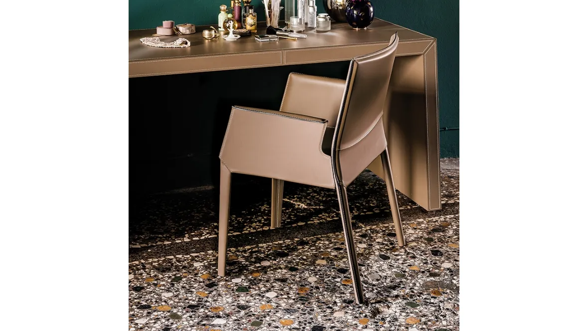 Sedia in cuoio con braccioli Margot Cattelan Italia