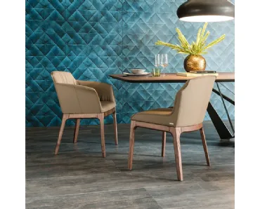 Sedia Musa in pelle con base in legno di Cattelan Italia
