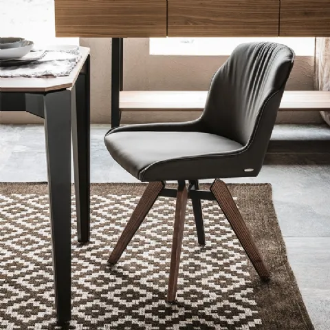 Sedia in tessuto con gambe in legno Tyler di Cattelan Italia