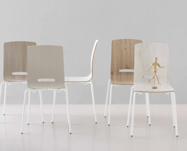 Sedia impilabile Flora in legno multistrato melaminico di Pointhouse