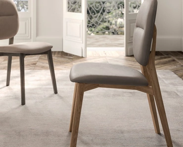 Sedia in pelle con struttura in legno massello Giotto di Ozzio