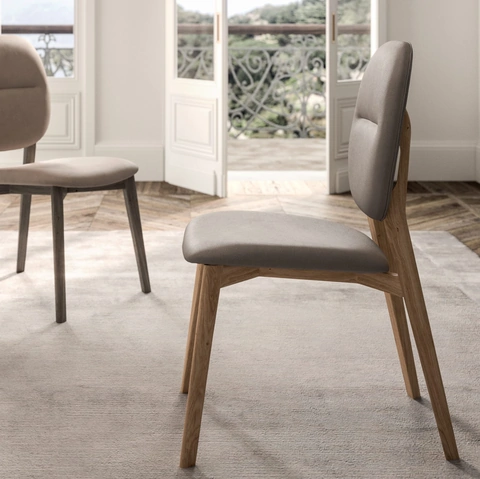 Sedia in pelle con struttura in legno massello Giotto di Ozzio