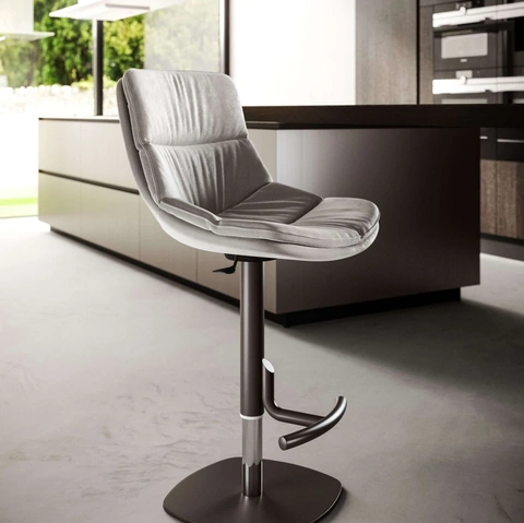 Sgabello Scott in tessuto di Ozzio