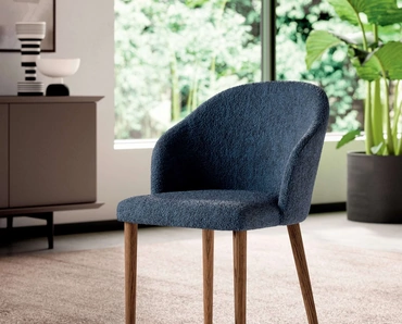 Sedia Zico in tessuto imbottito con gambe in Rovere di Ozzio