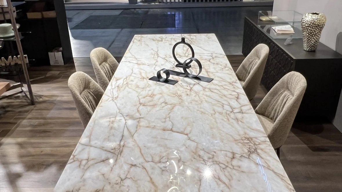 Tavolo allungabile in ceramica Axel di Ozzio