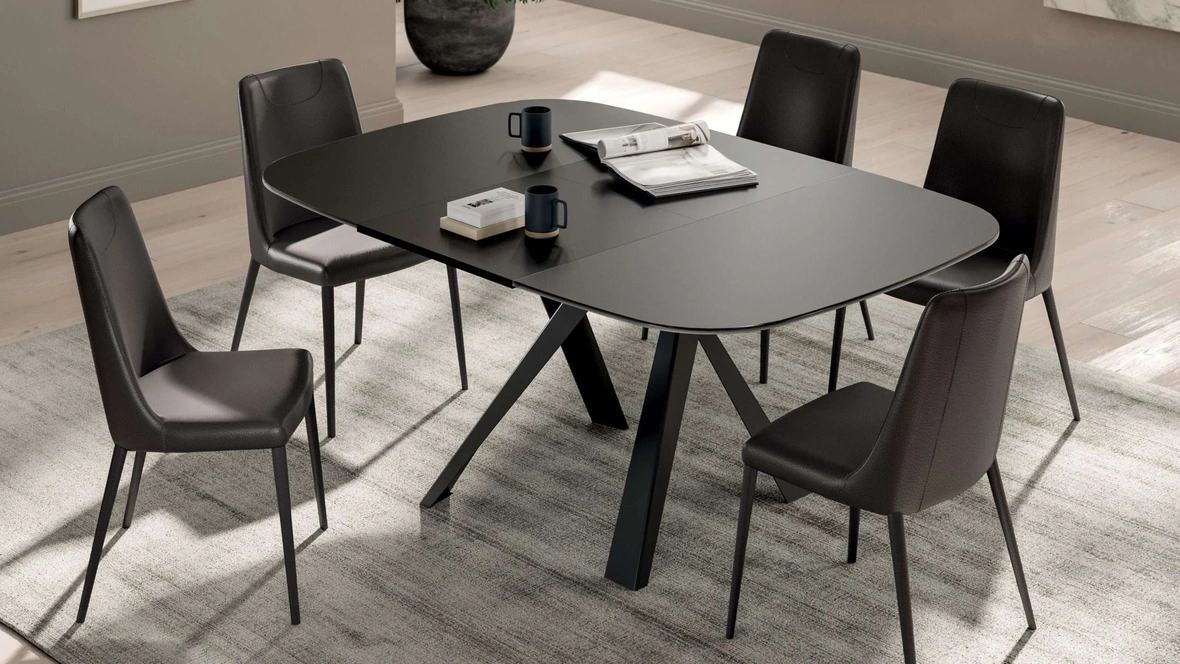 Tavolo allungabile in cristallo antimpronta Bombo di Ozzio