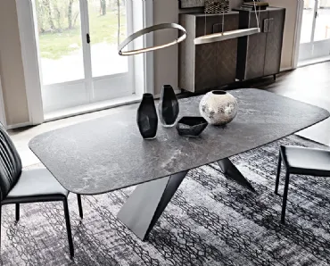 Tavolo con base in acciaio e piano in ceramica Premier Keramik di Cattelan Italia