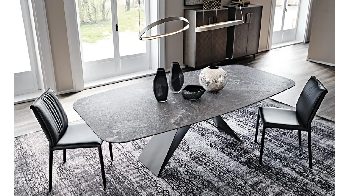 Tavolo con base in acciaio e piano in ceramica Premier Keramik di Cattelan Italia