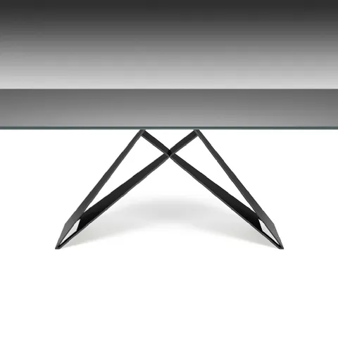 Tavolo con piano in cristallo verniciato graphite e gambe in acciaio Premier di Cattelan Italia
