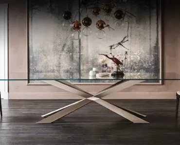 Tavolo con piano in cristallo e base in acciaio Spyder di Cattelan Italia