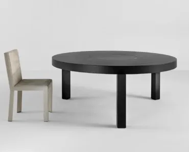 Tavolo rotondo con tre gambe ML 51 in legno speciale Stone Oak Carbone di Laura Meroni