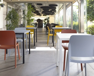 Tavolo Plana in metallo di Pointhouse