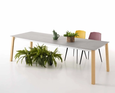 Tavolo allungabile Quadro Angoli Raggiati di Pointhouse