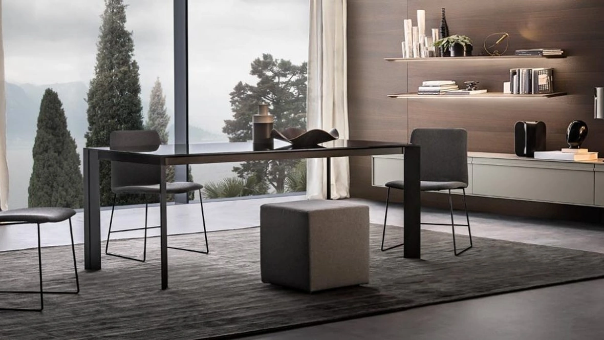 Tavolo allungabile Roy in vetro laccato lucido di Giellesse